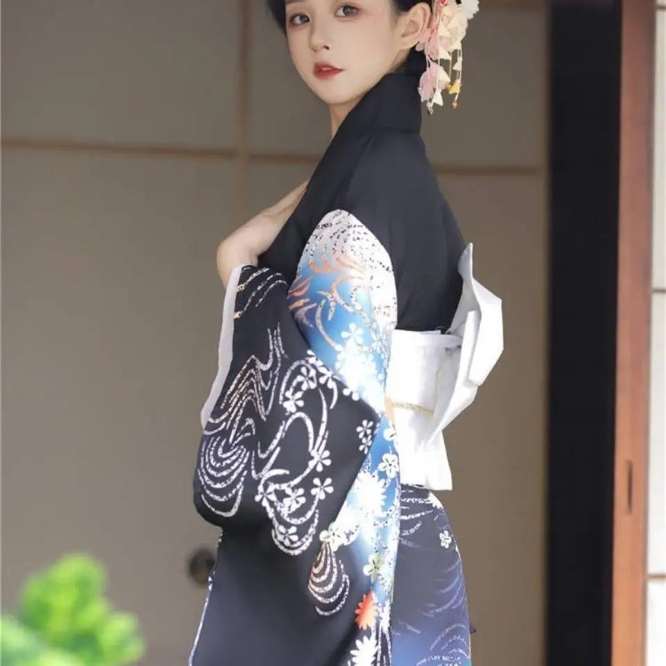 Kimono japonais femme traditionnel noir | funabashi