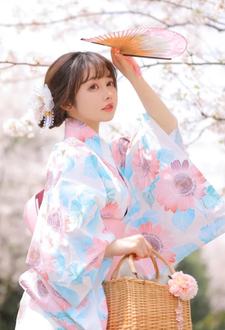 Kimono traditionnel japonais femme | otofuke